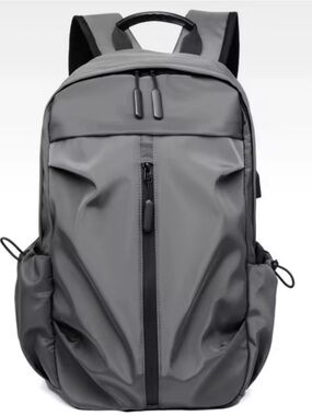 Sleek Gray Men’s Travel Backpack - Modern Everyday Carry with USB port
